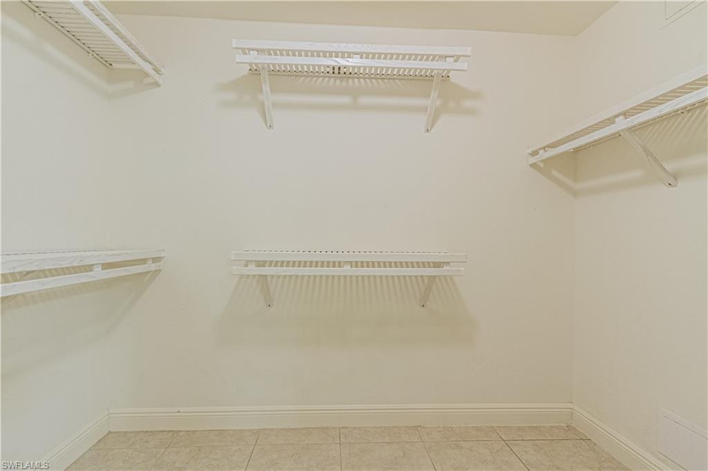 Naples, Florida 34104, United States, 2 Bedrooms Bedrooms, ,3 BathroomsBathrooms,Residential,Pending,59134