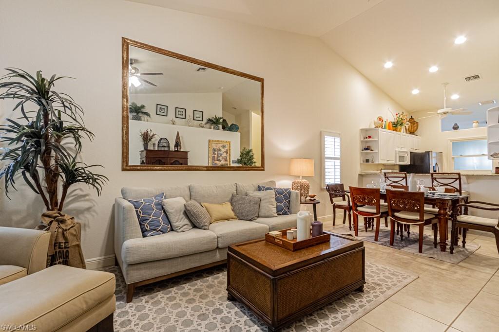 Naples, Florida 34104, United States, 2 Bedrooms Bedrooms, ,3 BathroomsBathrooms,Residential,Pending,59134