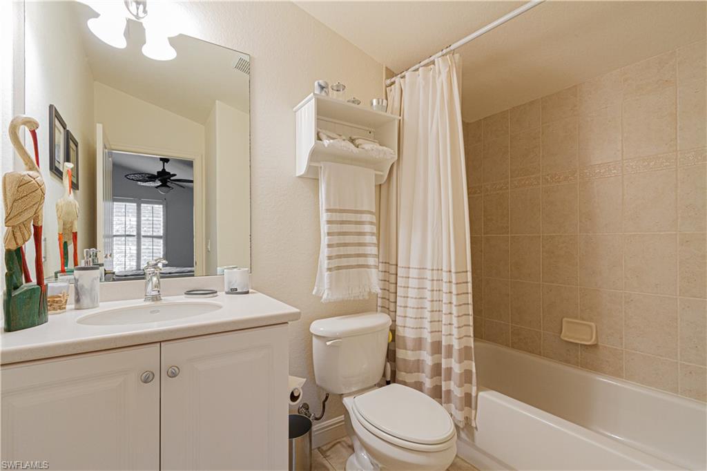 Naples, Florida 34104, United States, 2 Bedrooms Bedrooms, ,3 BathroomsBathrooms,Residential,Pending,59134