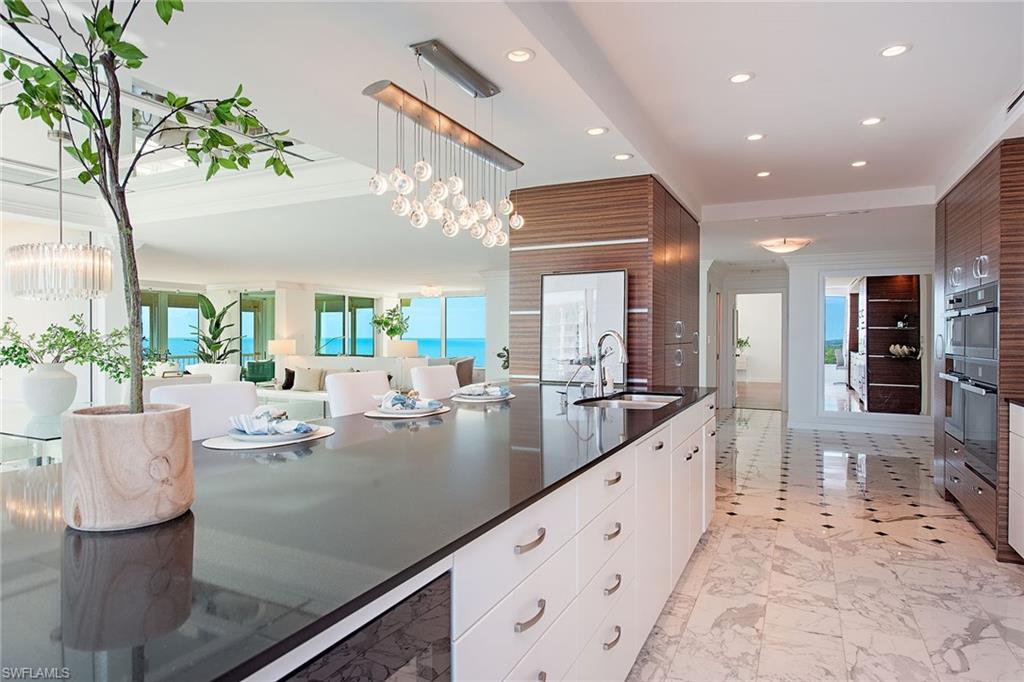 4301 Gulf Shore BLVD N 1204