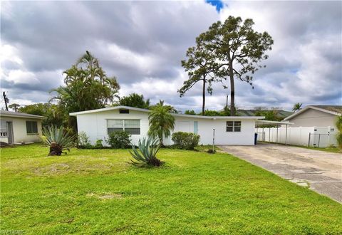 2116 Pineview RD, Fort Myers, FL 33901 - #: 224028019