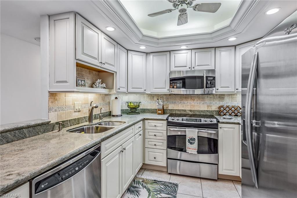 260 Seaview CT 1210