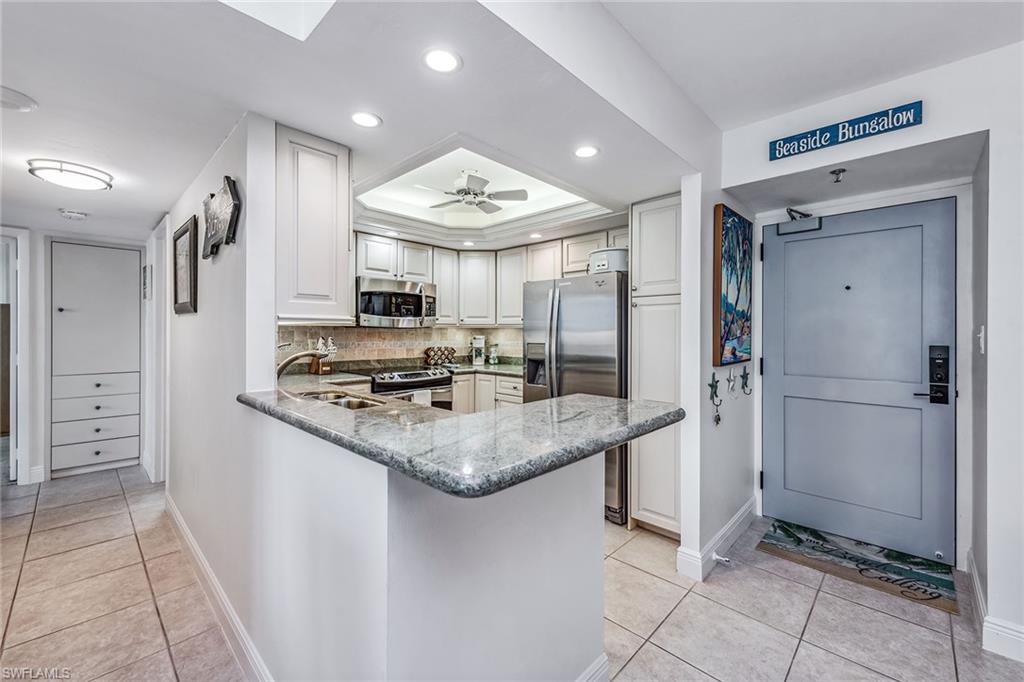 260 Seaview CT 1210