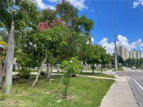 2680 Second ST FORT MYERS FL 33916