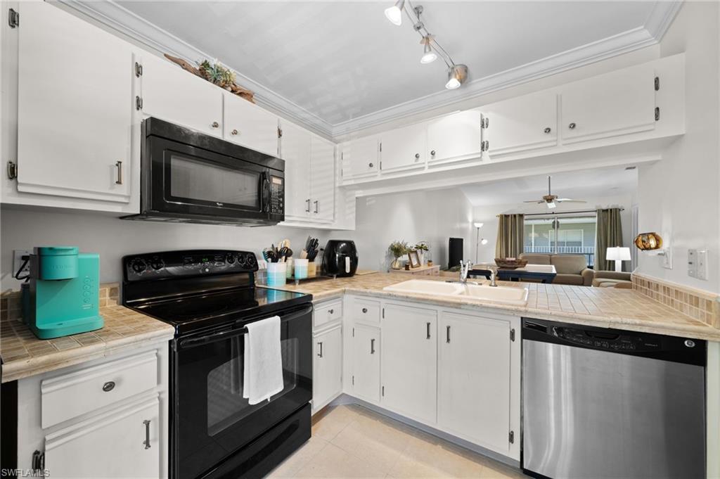 1933 Courtyard WAY D202