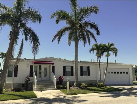 17500 Canal Cove CT, Fort Myers Beach, FL 33931 - #: 224036473