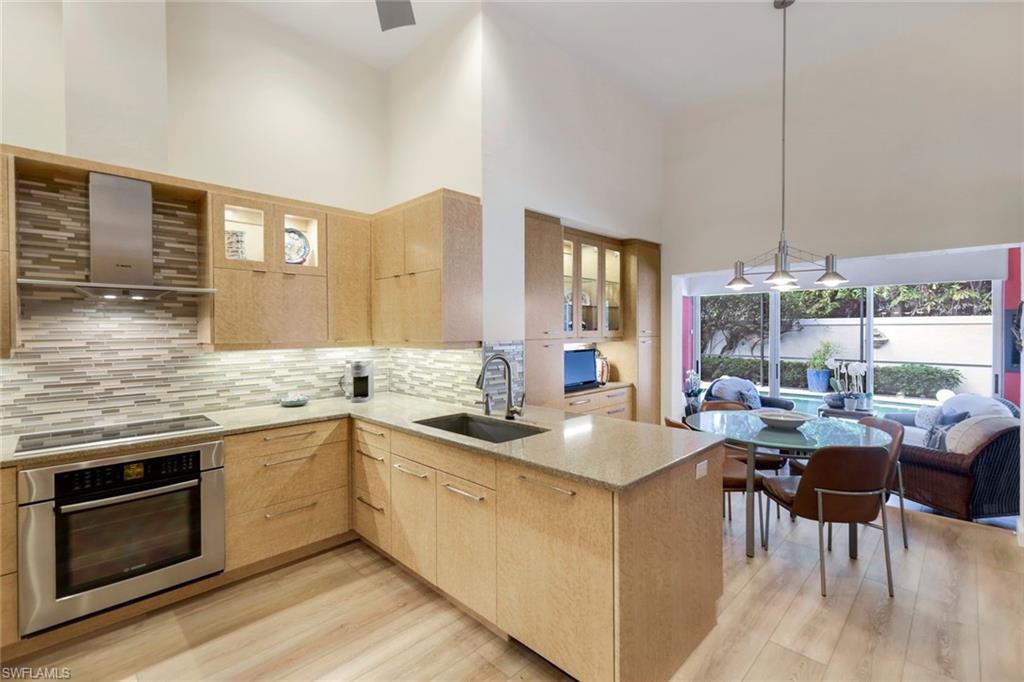 353 CARLTON PL 33