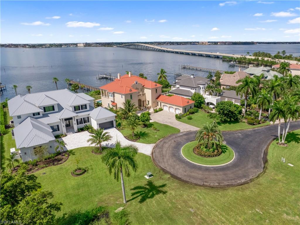 10100 Magnolia Pointe