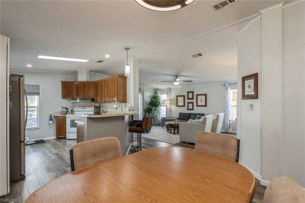 North Fort Myers, Florida 33903, United States, 2 Bedrooms Bedrooms, ,2 BathroomsBathrooms,Residential,Active,25485