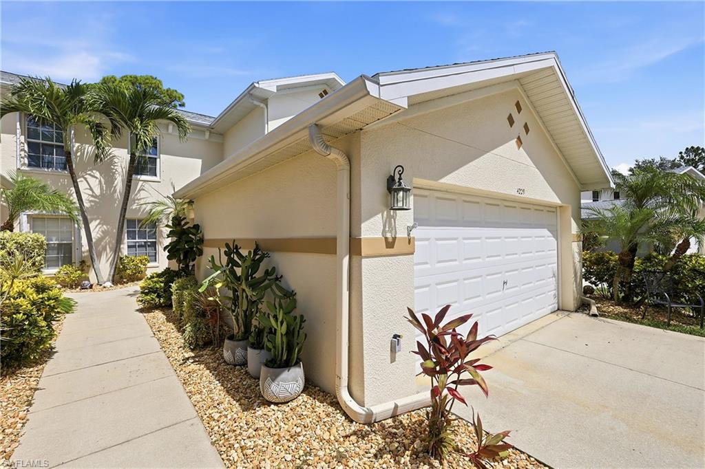 4229 Tequesta DR