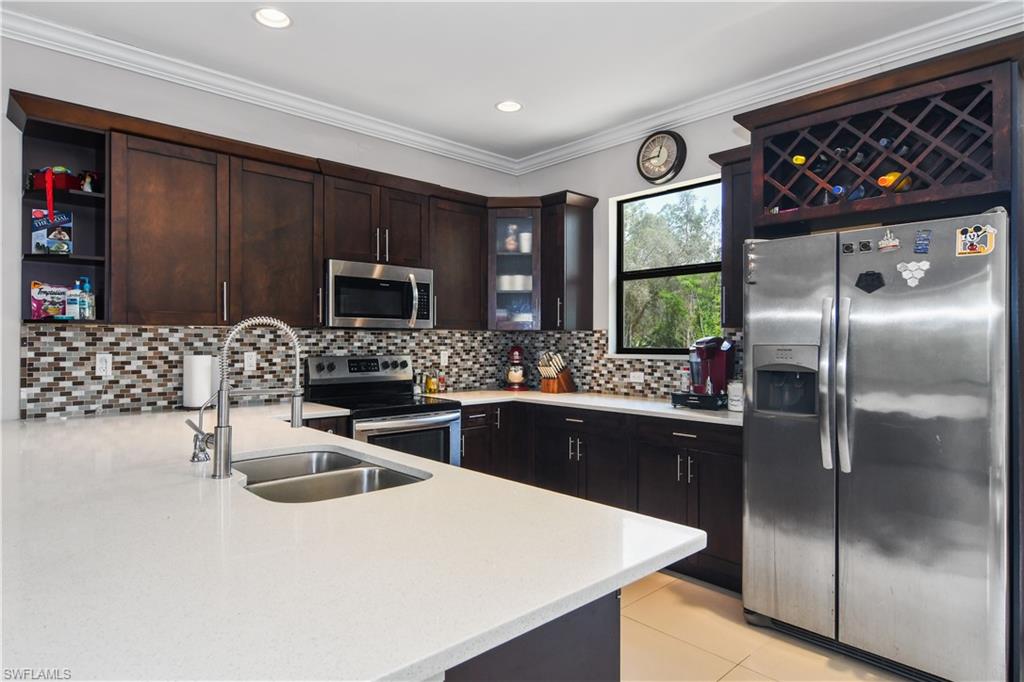 Naples, Florida 34120, United States, 3 Bedrooms Bedrooms, ,2 BathroomsBathrooms,Residential,Contingent,115181