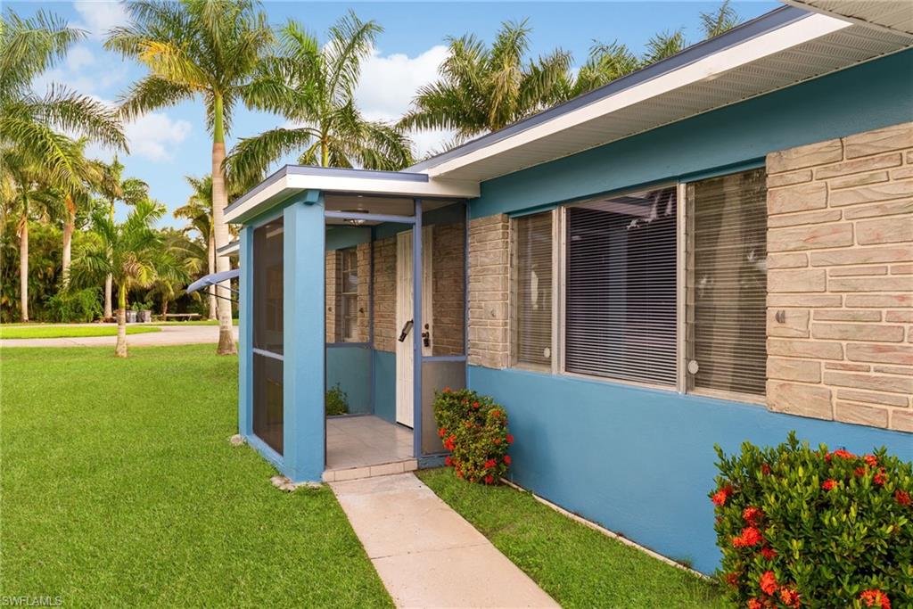 2055 Maravilla CIR