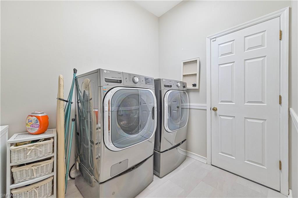 Fort Myers, Florida 33905, United States, 3 Bedrooms Bedrooms, ,2 BathroomsBathrooms,Residential,Active,35718