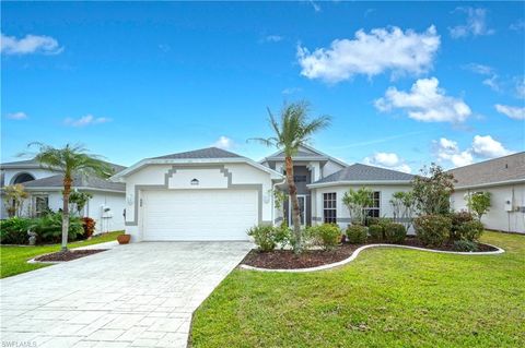 3770 Gloxinia DR, North Fort Myers, FL 33917 - MLS#: 223091729