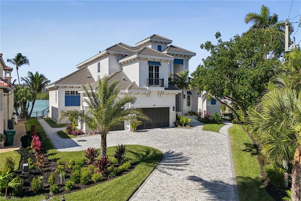 1084 Old Marco LN