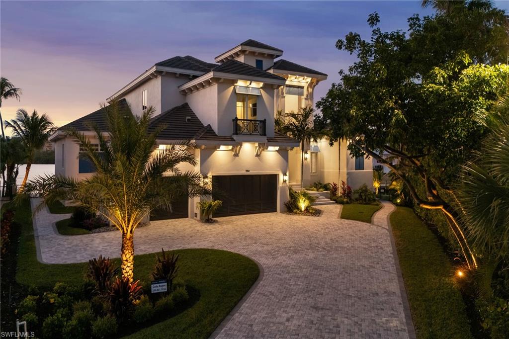 1084 Old Marco LN