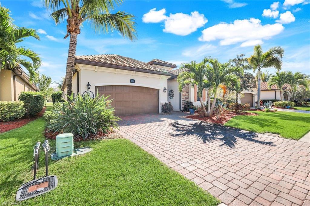 Bonita Springs, Florida 34135, United States, 4 Bedrooms Bedrooms, ,3 BathroomsBathrooms,Residential,Contingent,79258