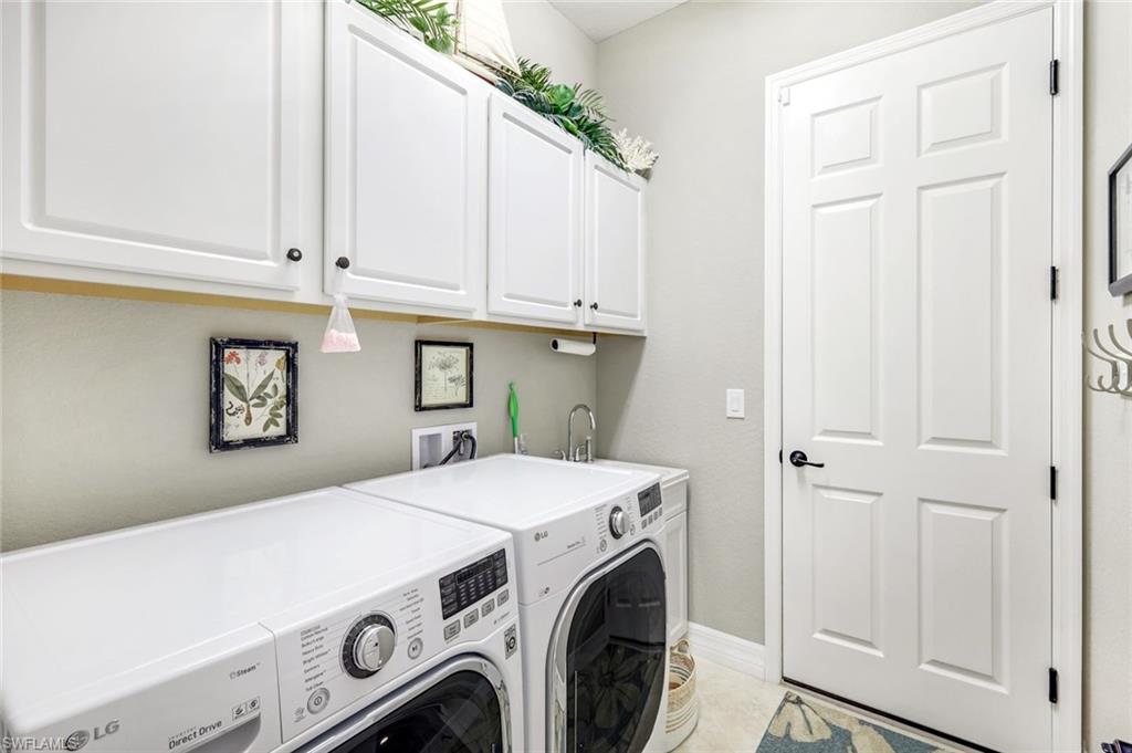 Bonita Springs, Florida 34135, United States, 4 Bedrooms Bedrooms, ,3 BathroomsBathrooms,Residential,Contingent,79258