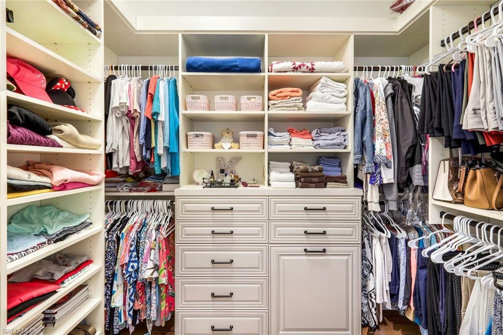 Bonita Springs, Florida 34135, United States, 4 Bedrooms Bedrooms, ,3 BathroomsBathrooms,Residential,Contingent,79258