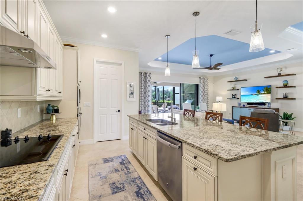 Bonita Springs, Florida 34135, United States, 4 Bedrooms Bedrooms, ,3 BathroomsBathrooms,Residential,Contingent,79258