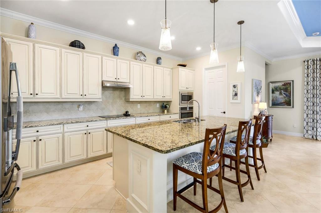 Bonita Springs, Florida 34135, United States, 4 Bedrooms Bedrooms, ,3 BathroomsBathrooms,Residential,Contingent,79258