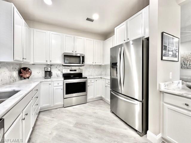 Bonita Springs, Florida 34135, United States, 3 Bedrooms Bedrooms, ,2 BathroomsBathrooms,Residential,Pending,2855