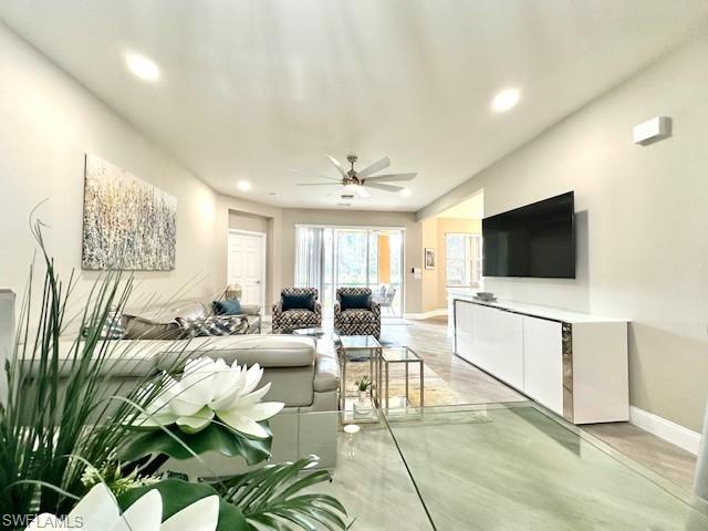 Bonita Springs, Florida 34135, United States, 3 Bedrooms Bedrooms, ,2 BathroomsBathrooms,Residential,Pending,2855