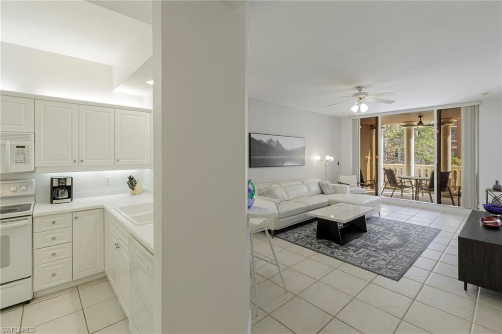 Naples, Florida 34102, United States, 2 Bedrooms Bedrooms, ,2 BathroomsBathrooms,Residential,Active,133431