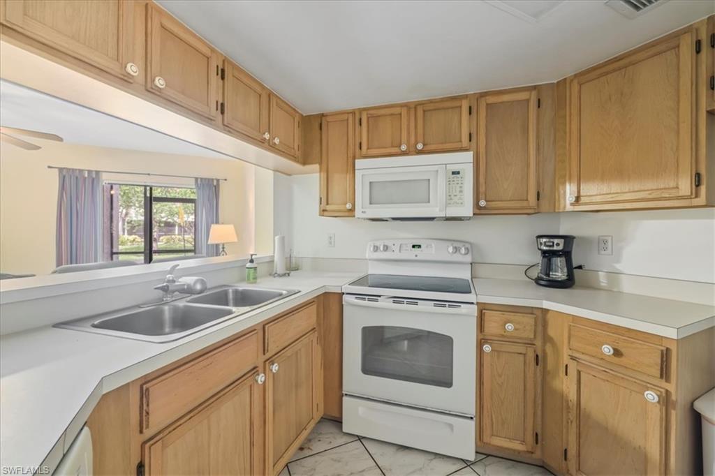 Fort Myers, Florida 33919, United States, 2 Bedrooms Bedrooms, ,2 BathroomsBathrooms,Residential,Active,162968