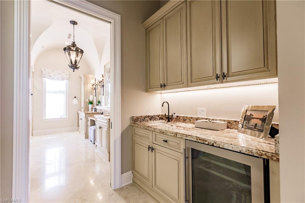 Naples, Florida 34102, United States, 4 Bedrooms Bedrooms, ,5 BathroomsBathrooms,Residential,Active,64341