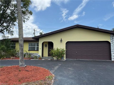 2324 Jasper AVE FORT MYERS FL 33907