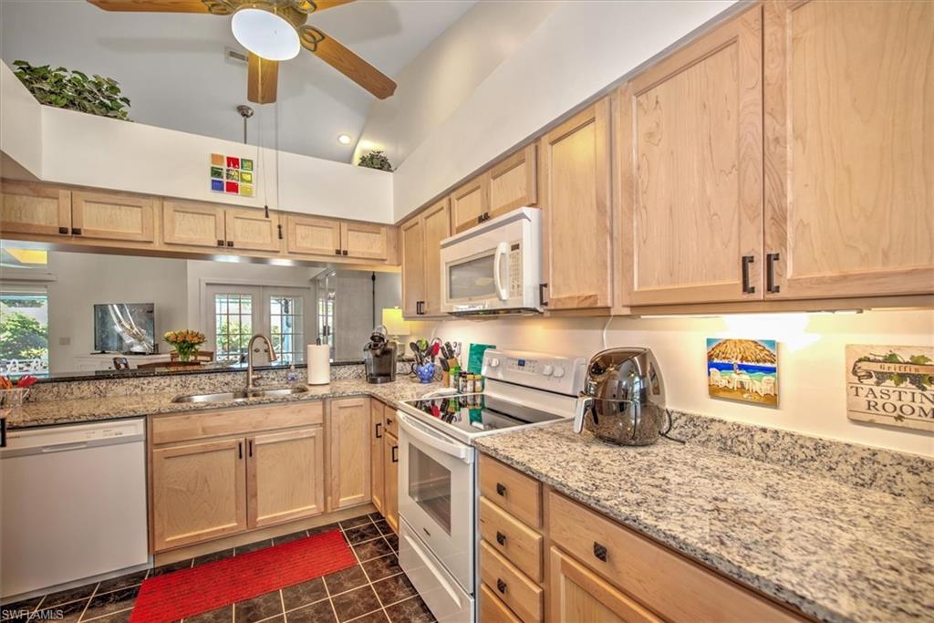 16268 Kelly Woods DR