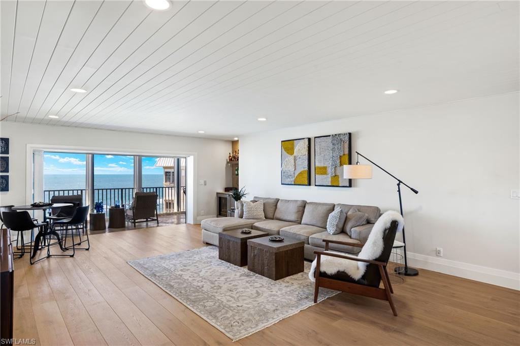 2901 GULF SHORE BLVD N 803S