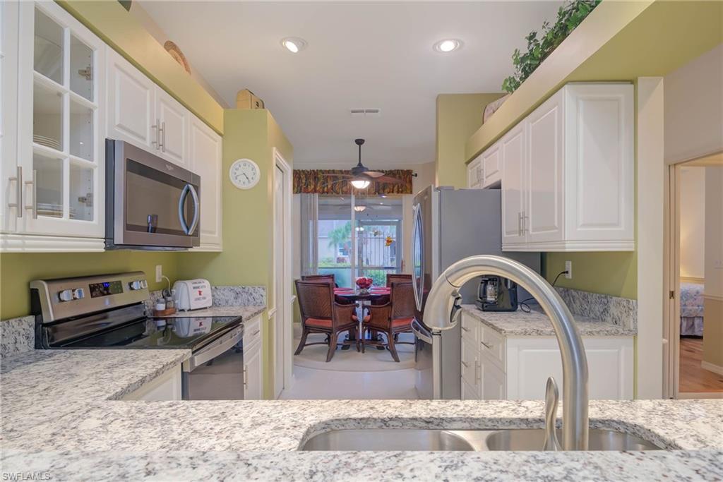 9743 Willow WAY