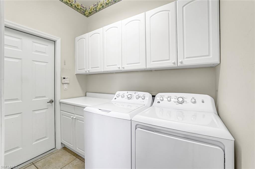 Bonita Springs, Florida 34135, United States, 4 Bedrooms Bedrooms, ,3 BathroomsBathrooms,Residential,Pending,130903