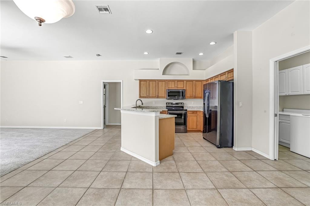 Bonita Springs, Florida 34135, United States, 4 Bedrooms Bedrooms, ,3 BathroomsBathrooms,Residential,Pending,130903