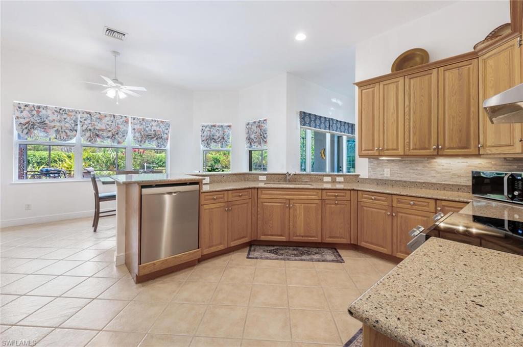 Bonita Springs, Florida 34135, United States, 3 Bedrooms Bedrooms, ,3 BathroomsBathrooms,Residential,Active,19223