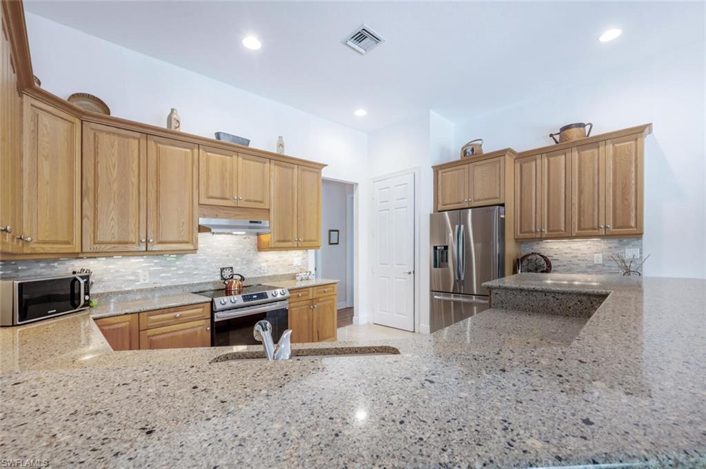 Bonita Springs, Florida 34135, United States, 3 Bedrooms Bedrooms, ,3 BathroomsBathrooms,Residential,Active,19223