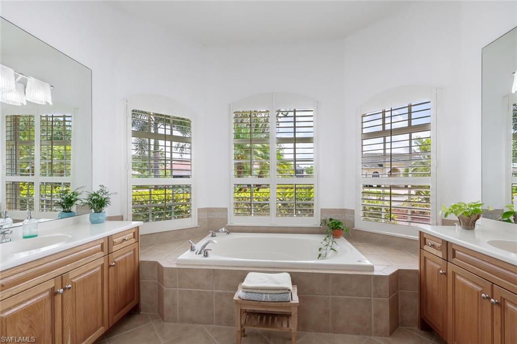 Bonita Springs, Florida 34135, United States, 3 Bedrooms Bedrooms, ,3 BathroomsBathrooms,Residential,Active,19223