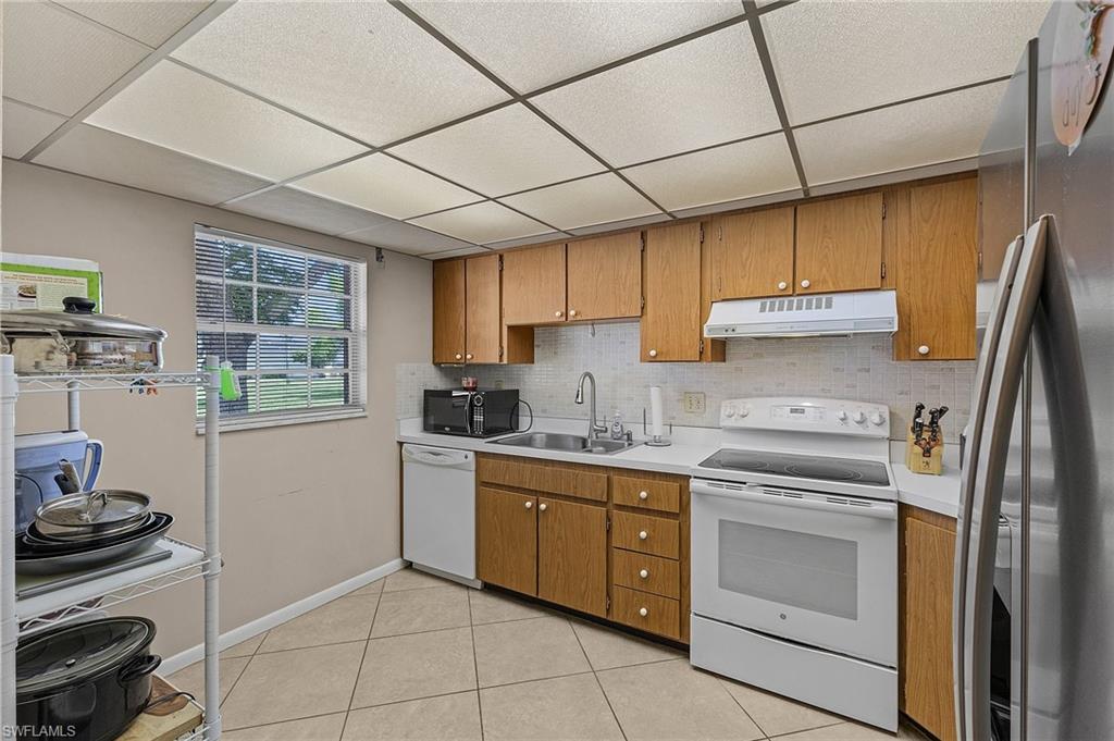 Fort Myers, Florida 33919, United States, 2 Bedrooms Bedrooms, ,2 BathroomsBathrooms,Residential,Active,162669