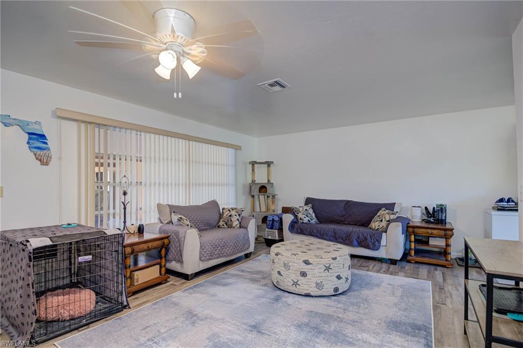 2215 Marilyn LN