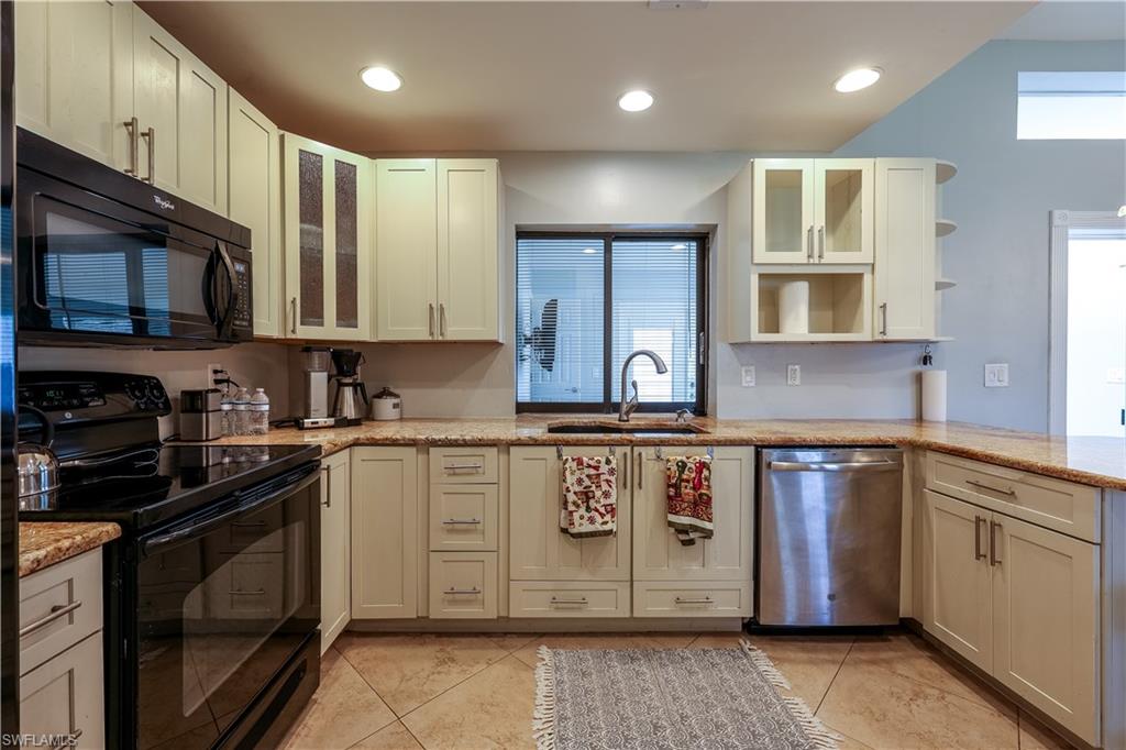 225 SW 46th ST
