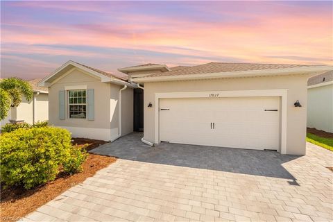 Single Family Residence in PUNTA GORDA FL 17827 Palmetto Pass LN.jpg