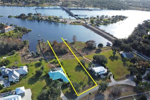 16280 Forest Mist CT ALVA FL 33920