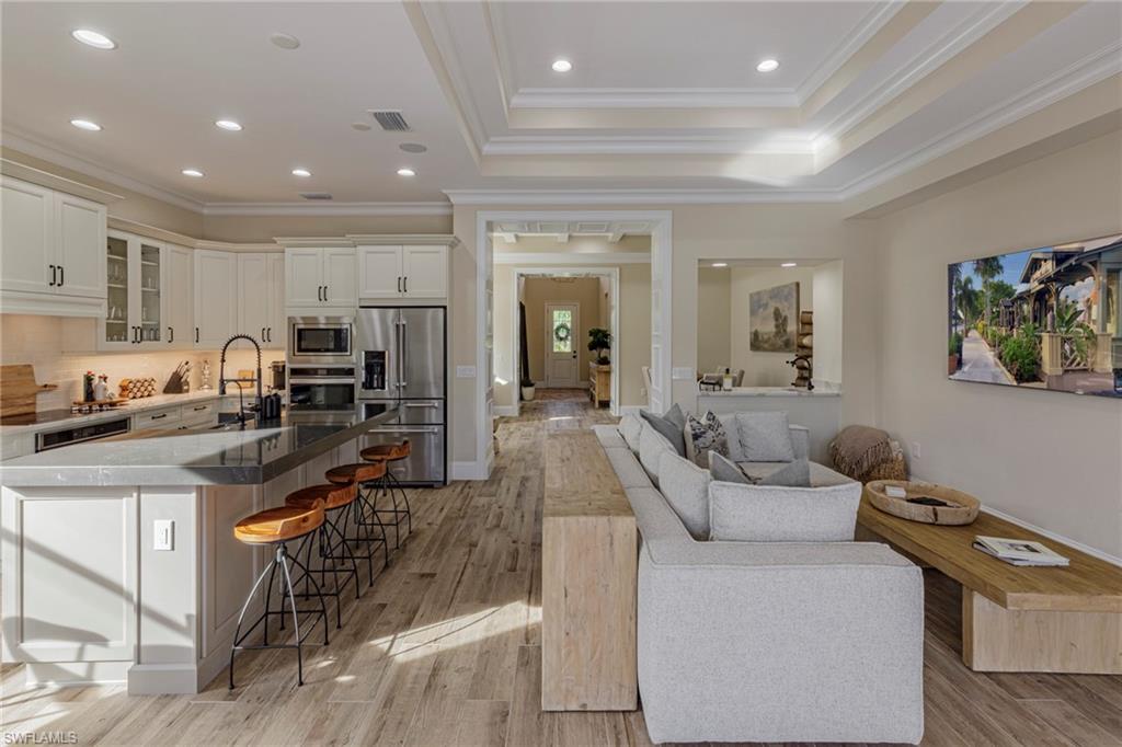 Naples, Florida 34113, United States, 3 Bedrooms Bedrooms, ,4 BathroomsBathrooms,Residential,Contingent,48728