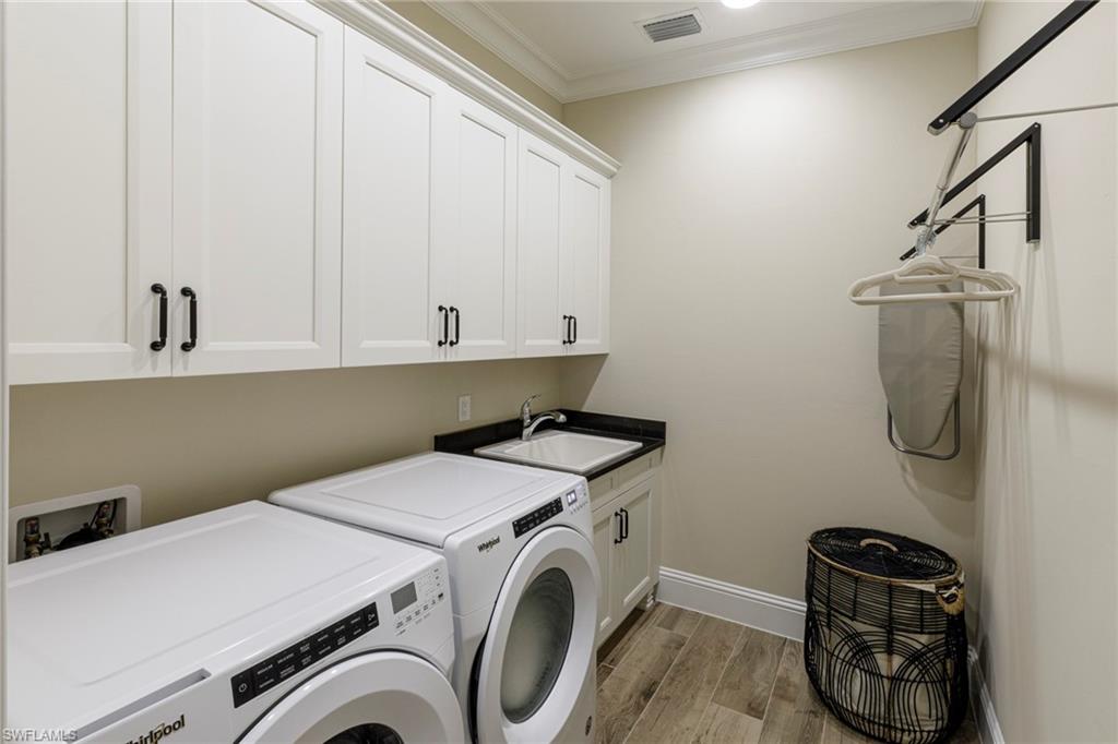 Naples, Florida 34113, United States, 3 Bedrooms Bedrooms, ,4 BathroomsBathrooms,Residential,Contingent,48728