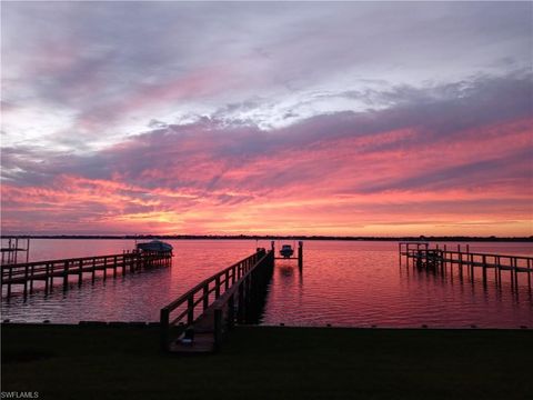 6140 River Shore CT NORTH FORT MYERS FL 33917