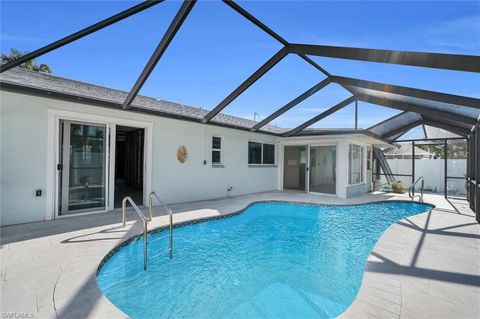 193 Hibiscus DR, Fort Myers Beach, FL 33931 - #: 223085467