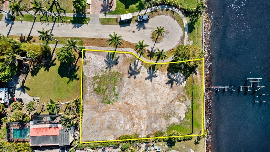 1301 Rio Vista AVE