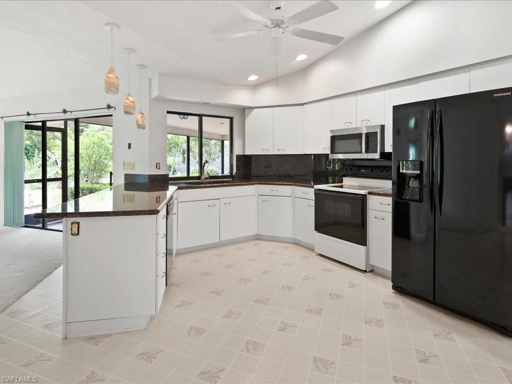 10421 Regent CIR